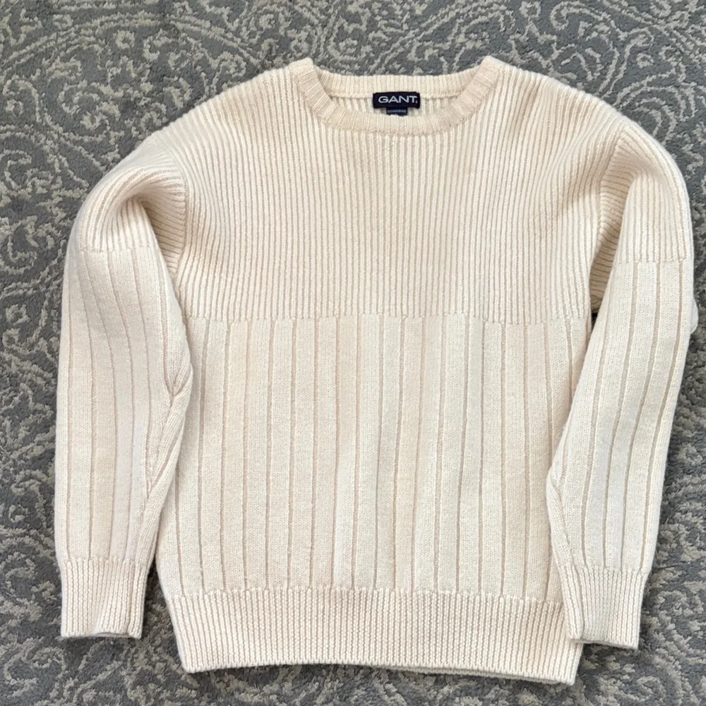 Gant 💯 Wool Ribbed Crewneck Sweater